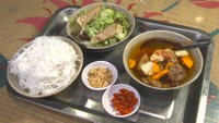 “酸っぱ辛い”うまさがクセになるベトナム風つけ麺や、コリコリ食感が魅力のパパイヤサラダも 岡山【ほっとマルシェ】