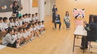 「止まって待って飛び出さない」園児が紙芝居で交通安全学ぶ 岡山市の交通指導員が読み聞かせ