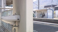 【解説】老朽化が進むJR四国の駅トイレなぜ自治体が整備? くみ取り式のままの駅も… 香川