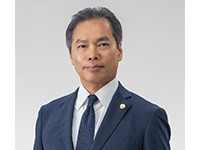 川村 謙三
