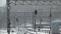 岡山県北部で大雪続く 列車運休も