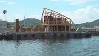 「瀬戸芸」港に浮かぶ家具のオブジェ 香川
