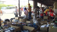 支援物資の「フリーマーケット」被災者が必要なものを持ち帰り 岡山・総社市