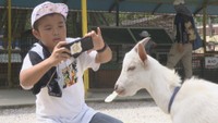 動物園でスマホを使った写真の撮り方講座 夏休みの思い出を写真に 香川・東かがわ市