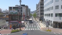 大型連休を迎えた岡山市の「県庁通り」 1車線化で広がった歩道ににぎわいは?
