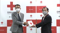 〈新型コロナ〉サッカーチームが「地域に恩返し」 布製マスクの売り上げを寄付 J3カマタマーレ讃岐