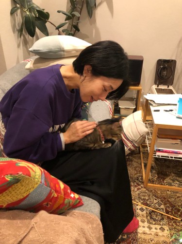 2019 秋。ひざの上がお気に入りで、このまま寝入ることもしばしば(Shingo Suzukiさん提供)