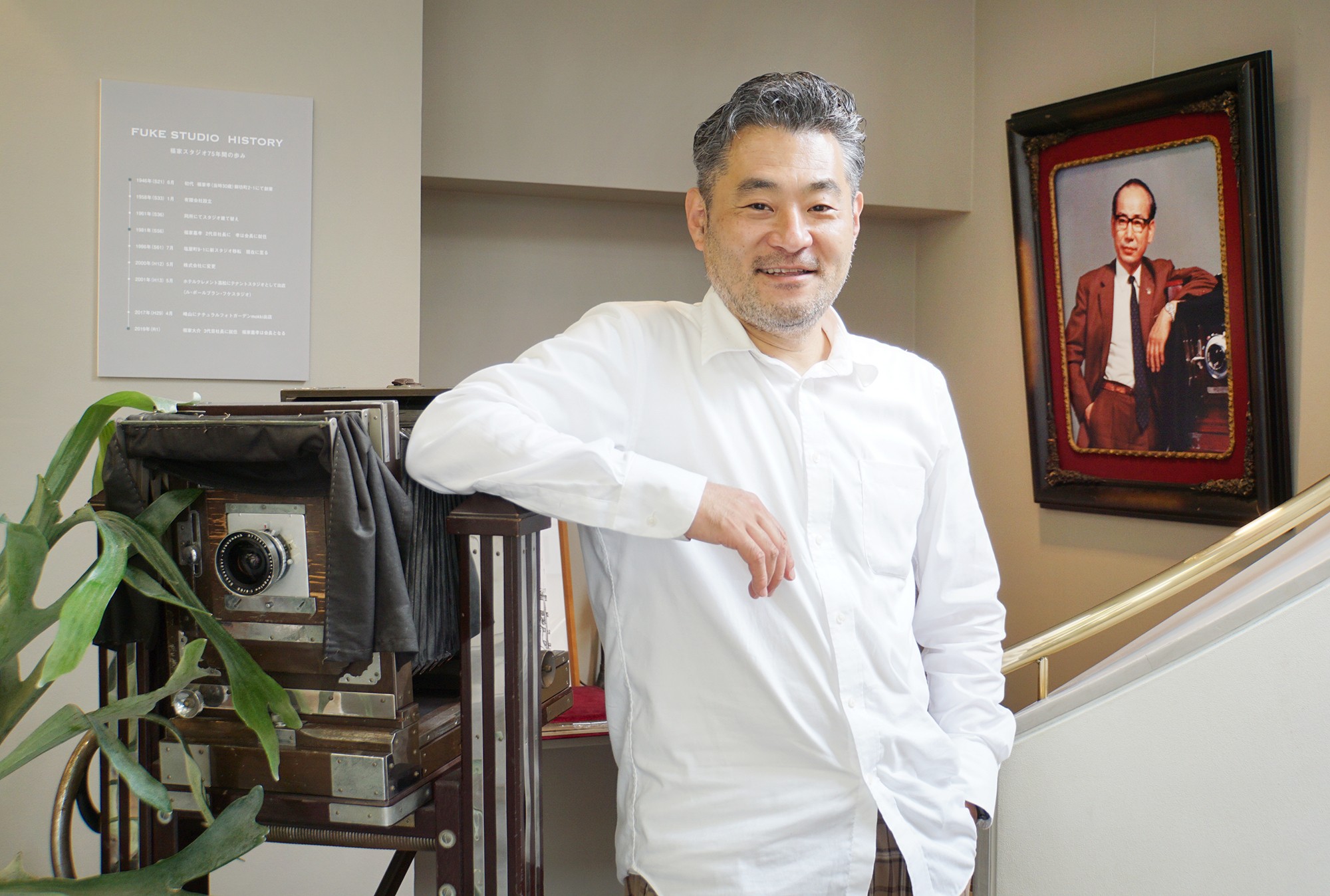 75年目、老舗写真館の挑戦 掲げた「全館どこでもロケーション」で待合室や倉庫もスタジオに 香川・高松市