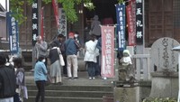 小豆島の春の風物詩「大師市」 大勢の人でにぎわう 5年ぶりにお接待の再開も 香川