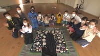 手づくりの桜が満開 子どもたちが廃材で「エコアート」に挑戦! 岡山市