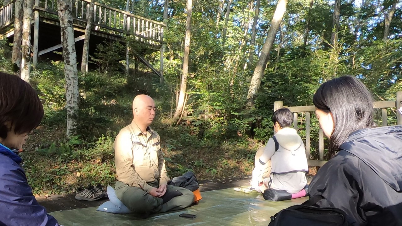 「3か月で参加者200人以上」1,000m級の山で開催された”生き方”を考える「森歩きツアー」には何がある?