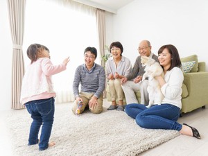 家族信託の手続きの流れ 費用や税金はどれぐらいかかる?