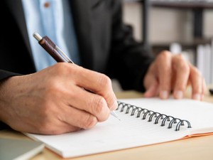 任意後見制度は家族や信頼できる人を自分で代理人にできる 気になる費用も解説