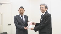 交通事故で親などを亡くした“交通遺児”の入学支援に 香川県トラック協会が寄付金を贈呈