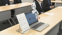 岡山県の人材派遣会社で入社式に「新入ロボット」が出席 働き方改革の推進図る