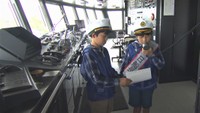 子どもがフェリーの一日船長に 「おりんぴあどりーむせと」で船内アナウンスなど体験 岡山