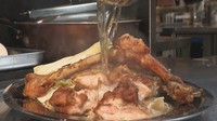お肉に熱々の鶏油をかけて!一瞬の湯気がたまらない「骨付鳥」 香川【ほっとマルシェ】