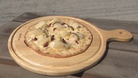 桃とチーズが相性抜群!「無駄なくおいしい」ピザ始めました 岡山市