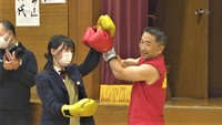 「人のアドバイスなんか聞くな。それが俺のアドバイス」“世直しボクサー”が高校で講演 香川・坂出市