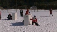 1チーム7人で熱戦!小学生がスポーツ雪合戦 岡山・新見市