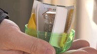 100年以上スリップ事故なし! 岡山電気軌道が「滑り止め」の砂で受験生を応援