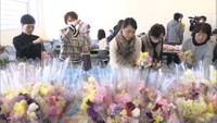 「優しい気持ちで送って」地元の花で卒業生を笑顔に 西日本豪雨被災者らがスイートピーの花束作り 倉敷市真備町