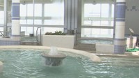温浴施設「クアタラソさぬき津田」の存続求め 会員らが請願書と署名を市長に提出 香川・さぬき市