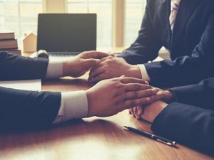 相続トラブルの弁護士費用の相場 安く抑える方法や払えないときの対処法を解説