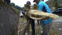2020年の無病息災を祈願 わら長さ8メートル、重さ60キロの大蛇を作る「蛇形祭り」 岡山・新見市