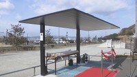 高松市立東部運動公園に駐輪場の屋根と救急用の担架3台を寄贈