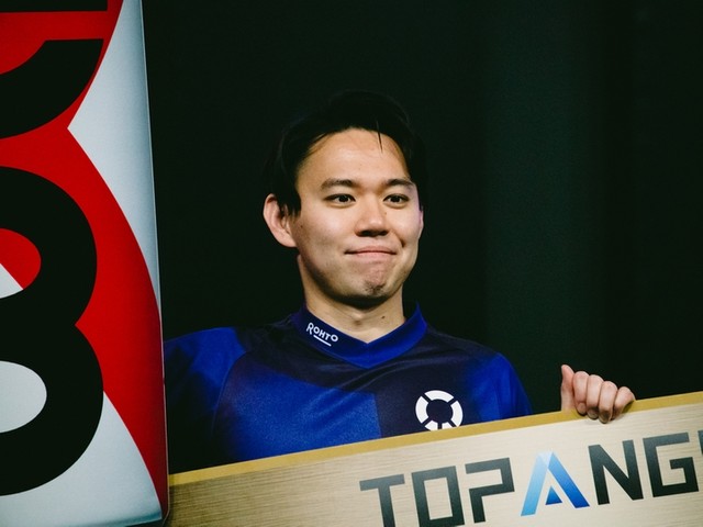 TOPANGA CHAMPIONSHIPを制し、喜ぶときど選手
