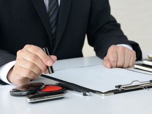 相続分の譲渡とは? 法定相続分を第三者に譲る方法と注意点を解説