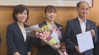 デフバドミントン世界大会で優勝 片山結愛選手に岡山市人見絹枝スポーツ顕彰