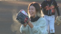 岡山市出身のプロゴルファー・渋野日向子選手がソフトボール大会を初開催 始球式では真剣勝負も