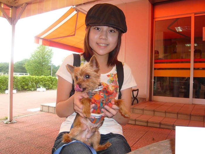 チョコとの思い出の一枚(仲地さん提供)