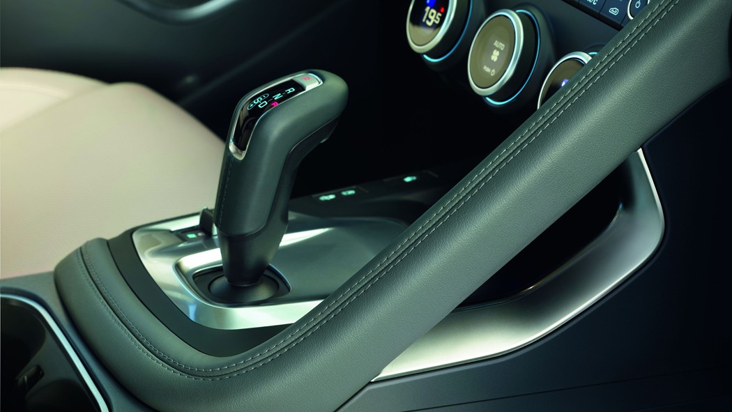 1050_Jaguar_E-PACE_15