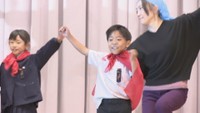 児童が自慢の芸や特技を披露 舞台は「昼休みのステージ」 香川・三豊市