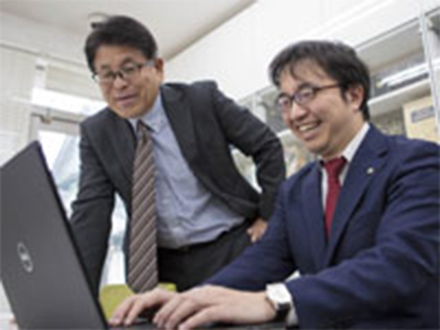 司法書士法人大久保事務所 会議 中