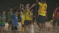 「夜の砂浜」で小学生が運動会! 熱中症のリスク下げて運動する機会を 岡山・玉野市