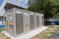 移動トイレを県総合グラウンドに設置 災害時は避難所へ 岡山