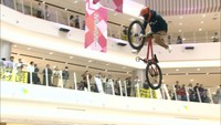 「もうなんかすごかった」 BMX競技、世界大会で2位に輝いた中村輪夢選手らがパフォーマンス 岡山市