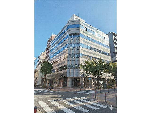 191618 朝日税理士法人3 会議中