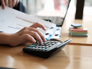 遺言執行者とは 手続きなど実行、弁護士ら専門家に頼むことも