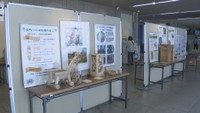 ごみの正しい捨て方など呼び掛けるパネル展 廃材を再利用した作品の展示も 岡山市