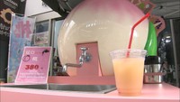 岡山県産フルーツを使った観光キャンペーン始まる 巨大パフェに桃ジュースの蛇口も登場