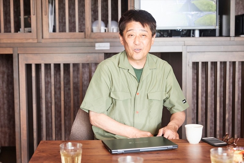 人気テレビ番組『坂上どうぶつ王国』が始まる1年前のこと。「僕がやりたいことを貫いたら、テレビ局はスポンサーの手前、難しい立場に立たされることもあると思う。それでも、動物保護を正面から取り上げる番組があってもいいんじゃないか」。坂上さんはそう言って、企画の重要性を説いたといいます(中西真基撮影)