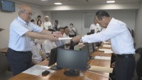 高騰する餌代…畜産関係者らが岡山県に支援を求める要望書