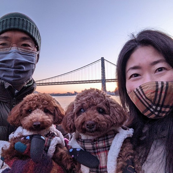 NY在住の方からも投稿。モコ&モナちゃんの飼い主さん。コロナや大統領選挙で殺伐としている中、お散歩していると笑顔で声をかけられるそう。「おかげで一度も怖い思いや嫌な思いをしたことがありません。ありがとう