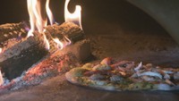 まき窯で作る限定ピザにドイツのシュトレンも 岡山・香川のクリスマスグルメ【ほっとマルシェ】