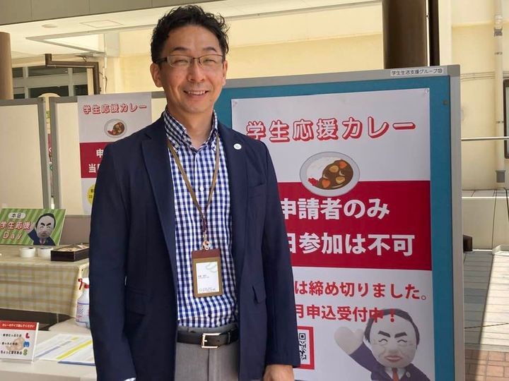 香川大生に告ぐ「カレーだよ、全員集合」 無料化に踏み切った職員の思い